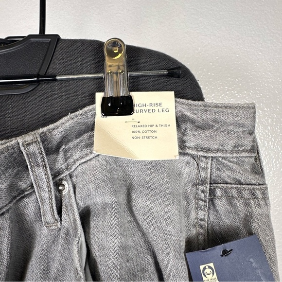 Universal Thread Women’s High-Rise Curved Leg Gray Denim Jeans Size 16 - Picture 3 of 9